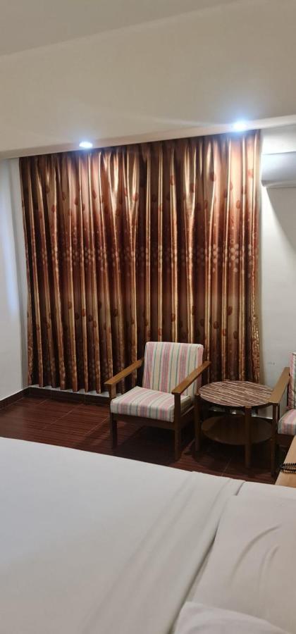 Paradise Hotel タンジュン・ピナン エクステリア 写真