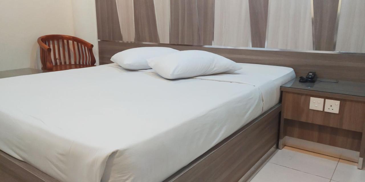 Paradise Hotel タンジュン・ピナン エクステリア 写真