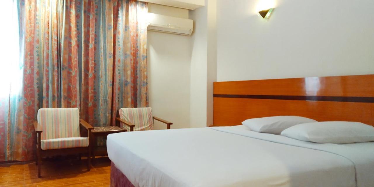 Paradise Hotel タンジュン・ピナン エクステリア 写真