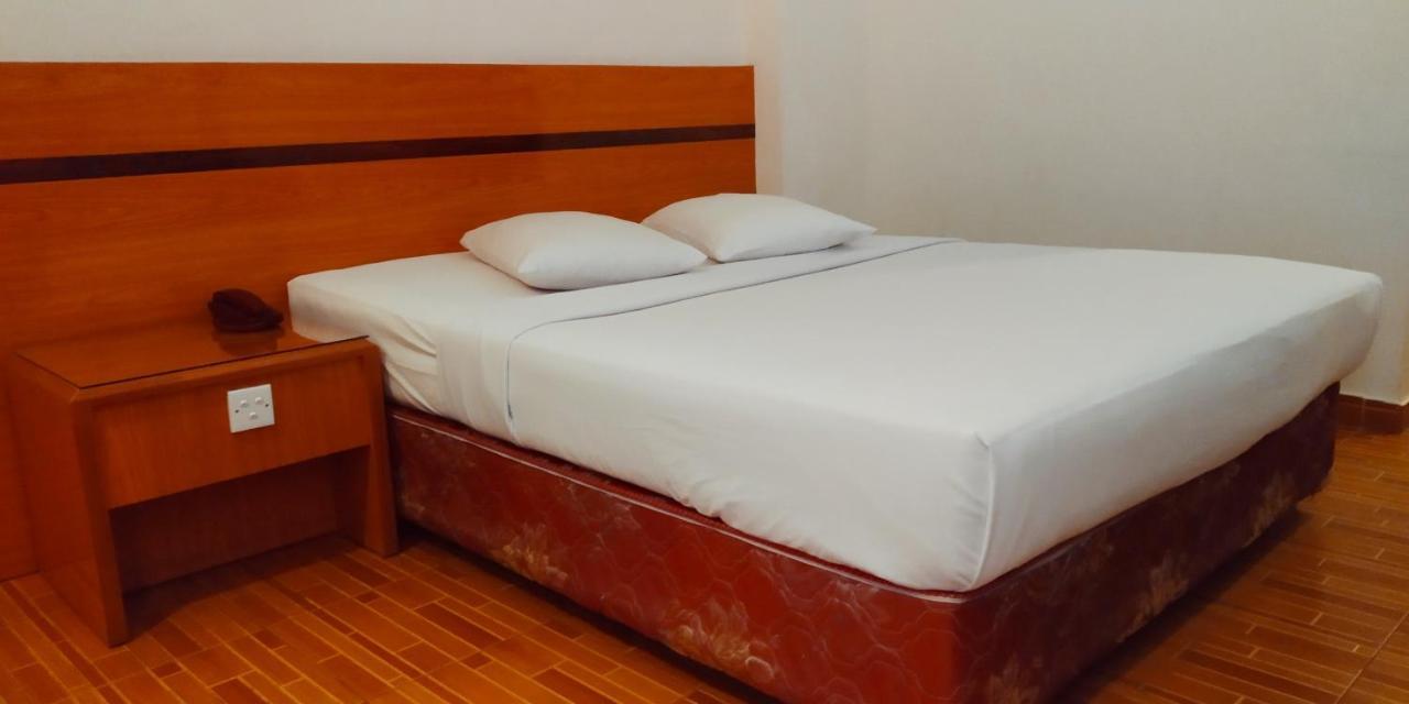 Paradise Hotel タンジュン・ピナン エクステリア 写真