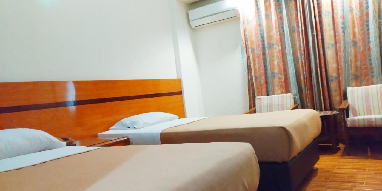 Paradise Hotel タンジュン・ピナン エクステリア 写真