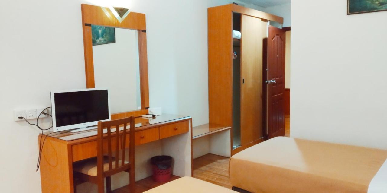 Paradise Hotel タンジュン・ピナン エクステリア 写真